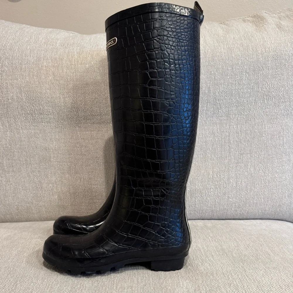 Henri Bendel Black Croc-Patterned Boots - Picture 3 of 12